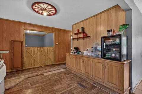 Entry Way - 10733 Old 81 Loop, Rudy, AR 72952 photo 2 of 4