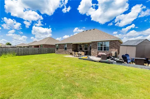 Exterior - 7533 Devonshire Ave, Springdale, AR 72762 photo 10 of 12