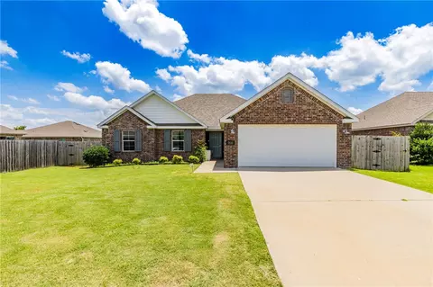 Exterior - 7533 Devonshire Ave, Springdale, AR 72762 photo 2 of 12
