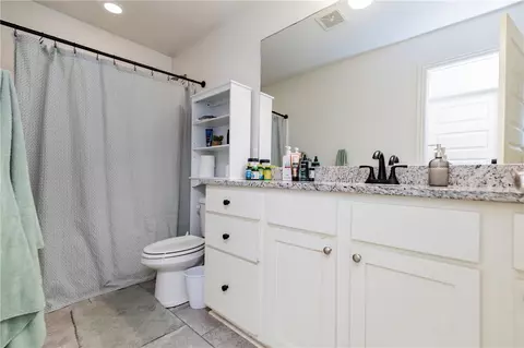 Bath - 7533 Devonshire Ave, Springdale, AR 72762 photo 4 of 4