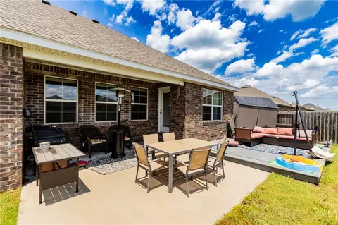 Exterior - 7533 Devonshire Ave, Springdale, AR 72762 photo 8 of 12