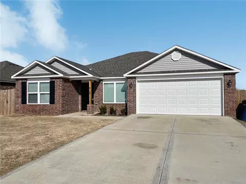 907 Aiden Dr, Siloam Springs, AR 72761
