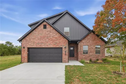2303 Cassidy Ct, Siloam Springs, AR 72761