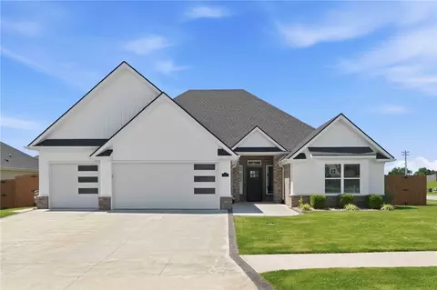 731 Bronco St, Centerton, AR 72719
