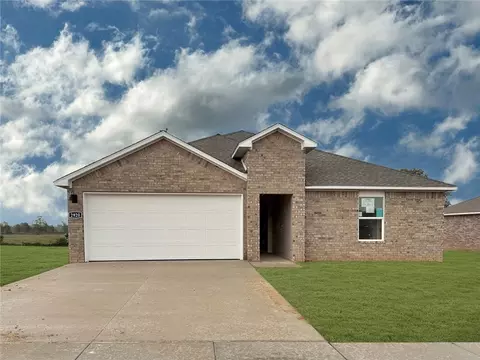 3100 Laredo Ln, Gravette, AR 72736