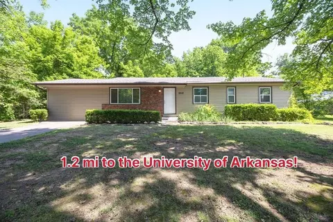 2212 Holly St, Fayetteville, AR 72703
