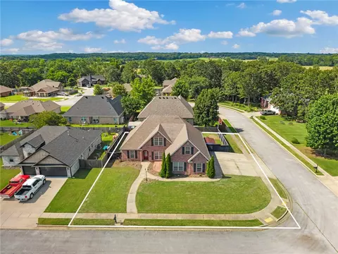 1690 Colonel Bartow Dr, Prairie Grove, AR 72753