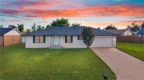 704 S Riviera Dr, Rogers, AR 72758