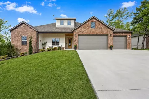 4 Moreton Ln, Bella Vista, AR 72714