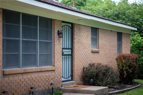 2202 Cottonwood Pl, Springdale, AR 72762