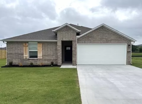 572 Oklahoma St, Farmington, AR 72730