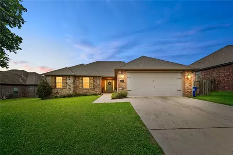 204 Cowans St, Lowell, AR 72745