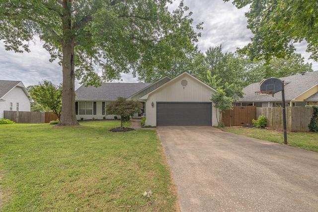 3246 Autumn Ct, Fayetteville, AR 72703