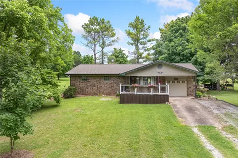 7206 Barnard Ln, Harrison, AR 72601