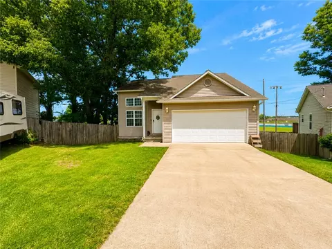 Exterior - 3601 Shields Dr, Harrison, AR 72601 photo 5 of 6