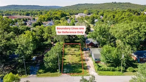 561 Mcclinton St, Fayetteville, AR 72701
