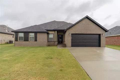 952 Petit Jean St, Prairie Grove, AR 72753