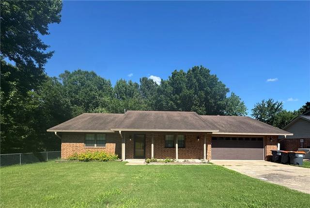 1312 Ridgewood Dr, Russellville, AR 72801
