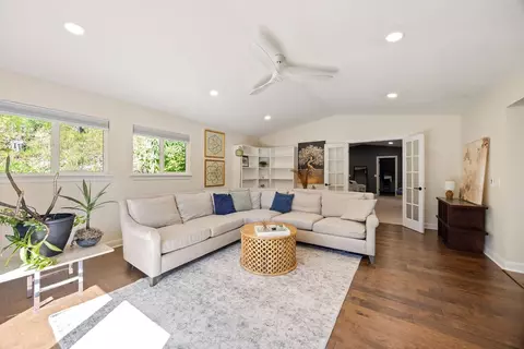 Living - 19045 Pinecrest Ln, Rogers, AR 72756 photo 3 of 4