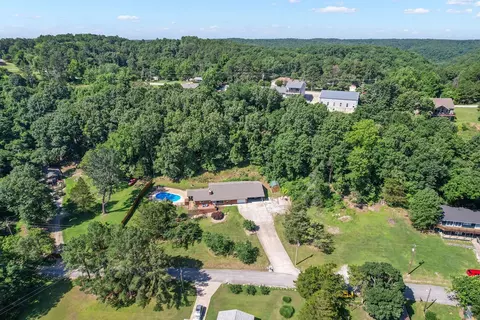 19045 Pinecrest Ln, Rogers, AR 72756