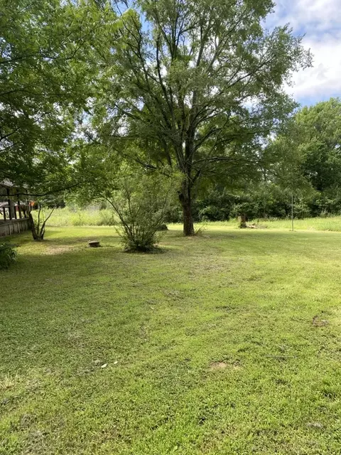 Exterior - 220 S Davis Ave, Plainview, AR 72857 photo 2 of 9