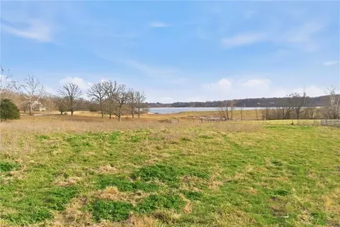 10 E Acres E Lake Rd, Elm Springs, AR 72762
