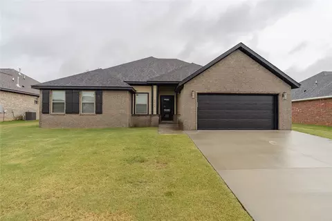 932 Petit Jean St, Prairie Grove, AR 72753