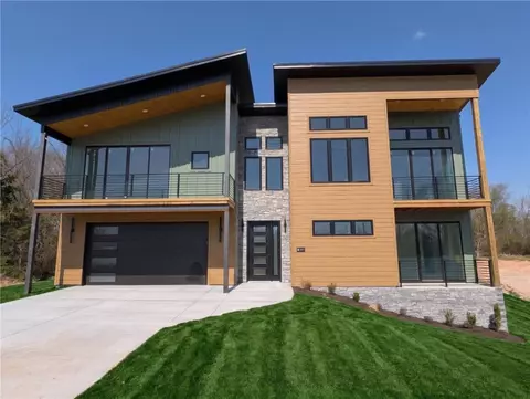 6 Francis Dr, Bella Vista, AR 72715