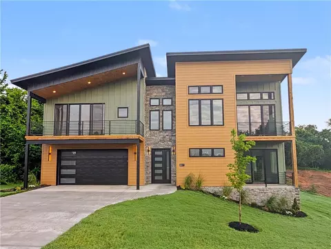 6 Francis Dr, Bella Vista, AR 72715