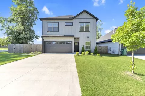 488 W 2nd St, Centerton, AR 72719