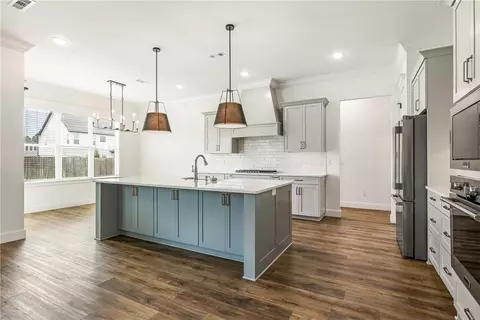 Kitchen - 2710 S 20th St, Rogers, AR 72758 photo 2 of 5