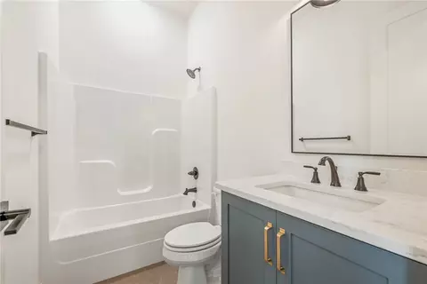 Bath - 2710 S 20th St, Rogers, AR 72758 photo 3 of 5