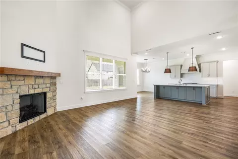 Living - 2710 S 20th St, Rogers, AR 72758 photo 5 of 5