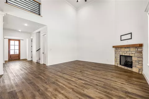 Living - 2710 S 20th St, Rogers, AR 72758 photo 4 of 5