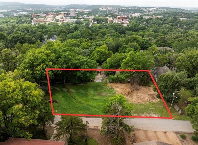216 N Fletcher Ave, Fayetteville, AR 72701