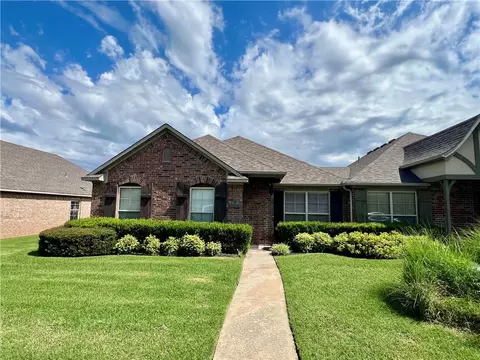 3202 Stoneway Ave, Bentonville, AR 72712