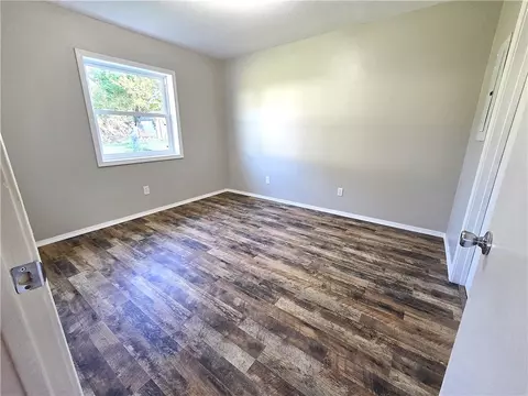 Bedroom - 1618 B Campus Dr, Harrison, AR 72601 photo 2 of 2