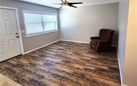 Living - 1618 B Campus Dr, Harrison, AR 72601 photo 2 of 2