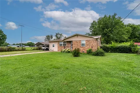 701 E Sumac St, Rogers, AR 72756