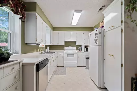 Kitchen - 701 E Sumac St, Rogers, AR 72756 photo 1 of 3