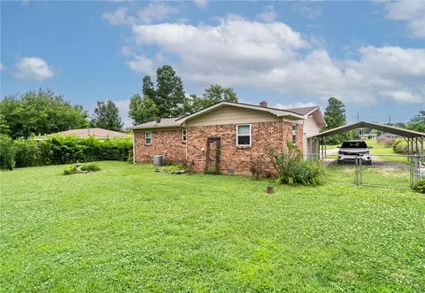 Exterior - 701 E Sumac St, Rogers, AR 72756 photo 4 of 4