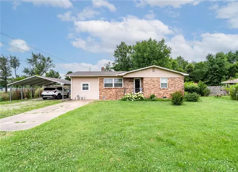 Exterior - 701 E Sumac St, Rogers, AR 72756 photo 2 of 4