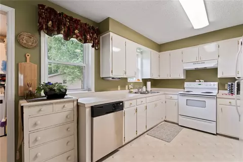 Kitchen - 701 E Sumac St, Rogers, AR 72756 photo 2 of 3