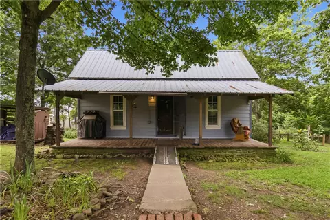 10193 E Devils Den Rd, Winslow, AR 72959