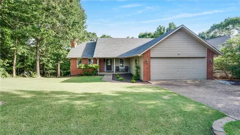 25 Lonsdale Dr, Bella Vista, AR 72715