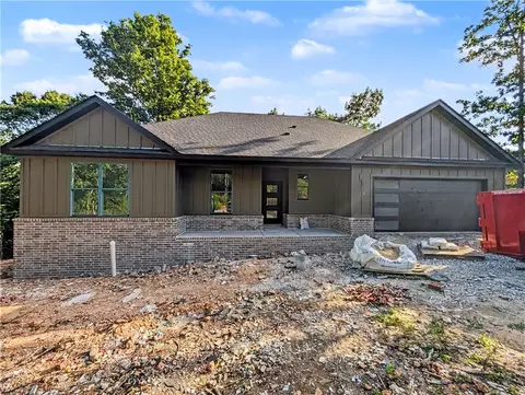 13 Pentland Dr, Bella Vista, AR 72714