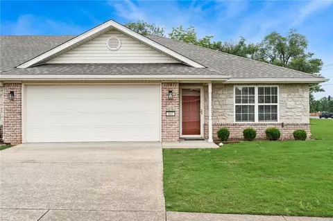 801 N 19th St, Rogers, AR 72756
