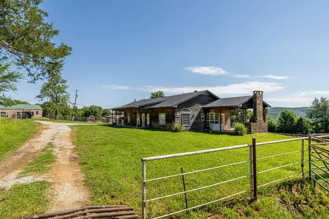 17068 Hazel Valley Rd, Fayetteville, AR 72701