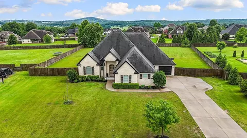 2499 Brookwater Ln, Fayetteville, AR 72703