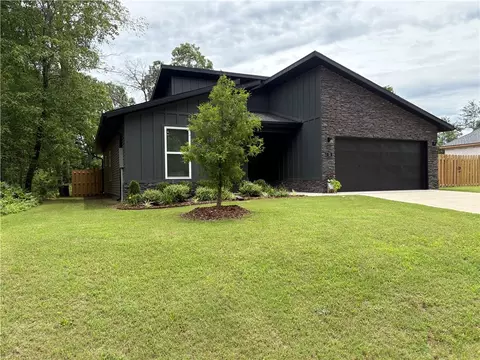 15 Exminster Ln, Bella Vista, AR 72714